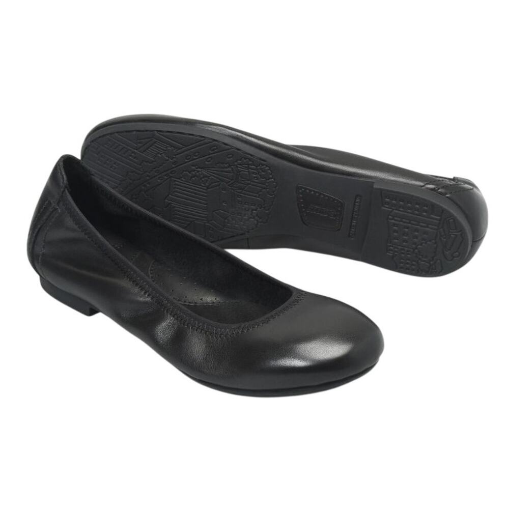 Born Julianne Flat in Black Full Grain Leather, Size 7.5